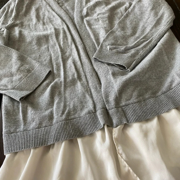 Women’s cardigan with ruffle bottom - Picture 2 of 3